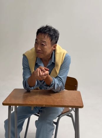 李星民是為了拍攝電影《國際市場2》,特別減重約10公斤。(圖/翻攝自IG @dazedkorea)