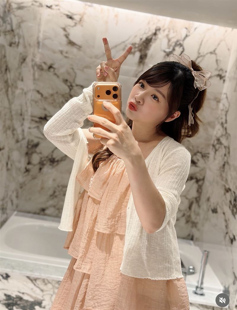 謝京穎育有雙胞胎女兒。(圖/翻攝自IG)