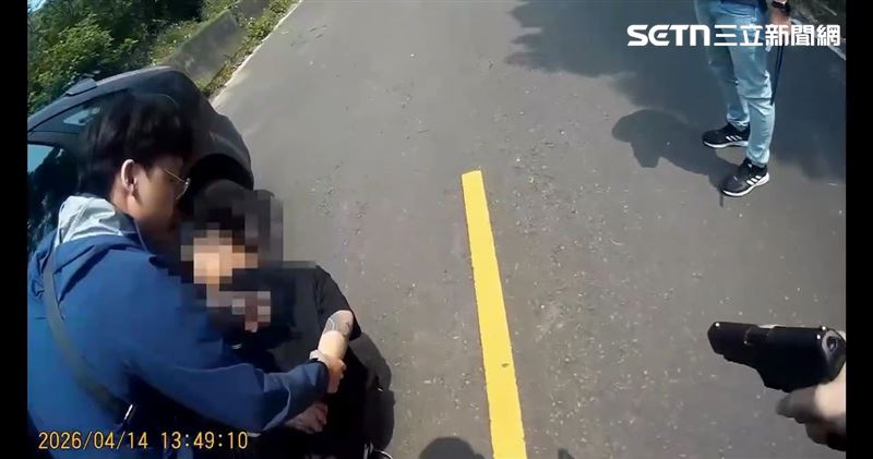 台北市刑大搗破詐騙集團,一舉逮捕天道盟美鷹會郭姓成員等36人。(圖/翻攝畫面)
