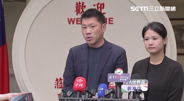 藍營稱沈伯洋被市議會黨團放生，甚至可能被換將，不過林亮君、王閔生今天都力挺沈伯洋（圖／翻攝畫面）