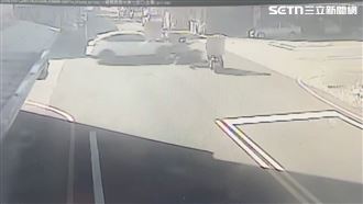轎車過路口未減速　65歲男騎士被撞飛慘死