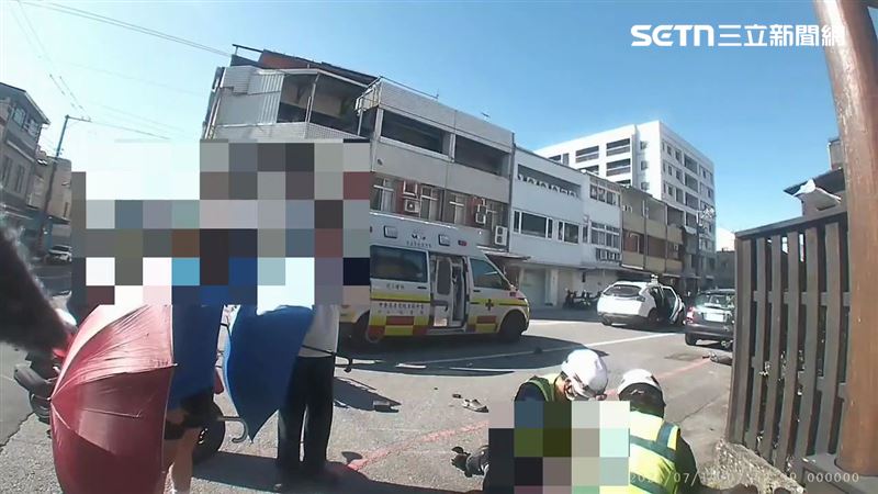 花蓮張男騎車買菜遭橫向王男轎車撞飛後送醫不治。(圖/翻攝畫面)