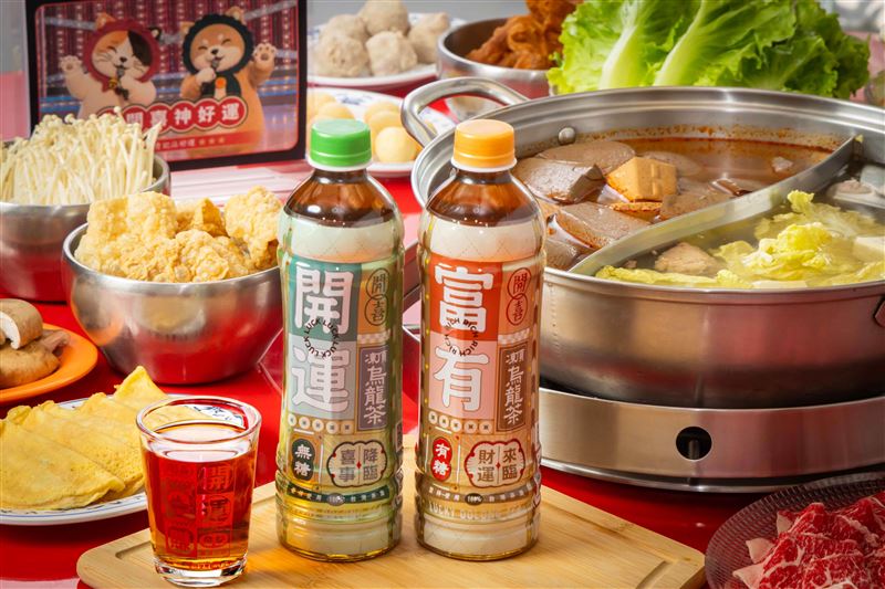 開喜烏龍茶今年推出全新「喝開喜 神好運」限定包裝。(圖/開喜烏龍茶提供)