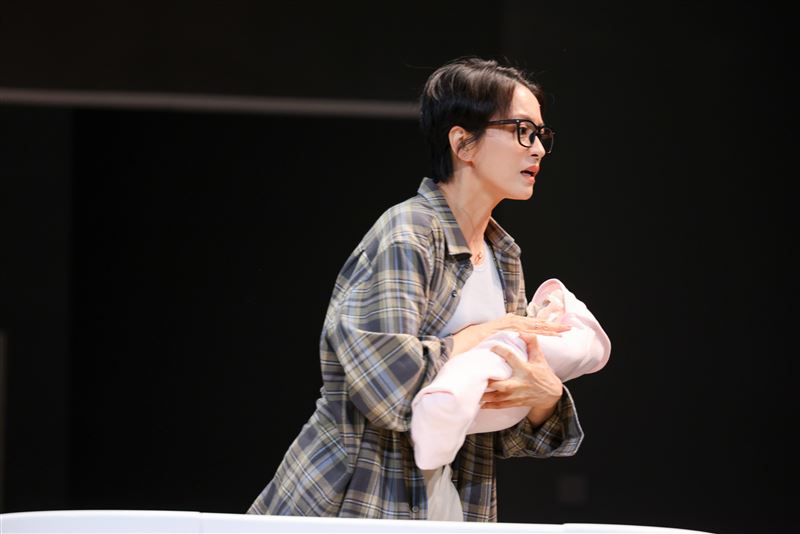 梁詠琪演出舞台劇。（圖／得意智文創 提供）