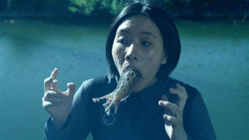Elly嘴吐蛞蝓跳池塘「嚴師」小S陪練哭了