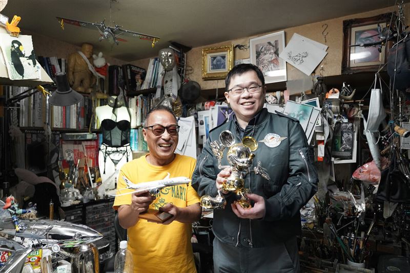 張國煒前往空山基的工作室。（圖／星宇航空提供）