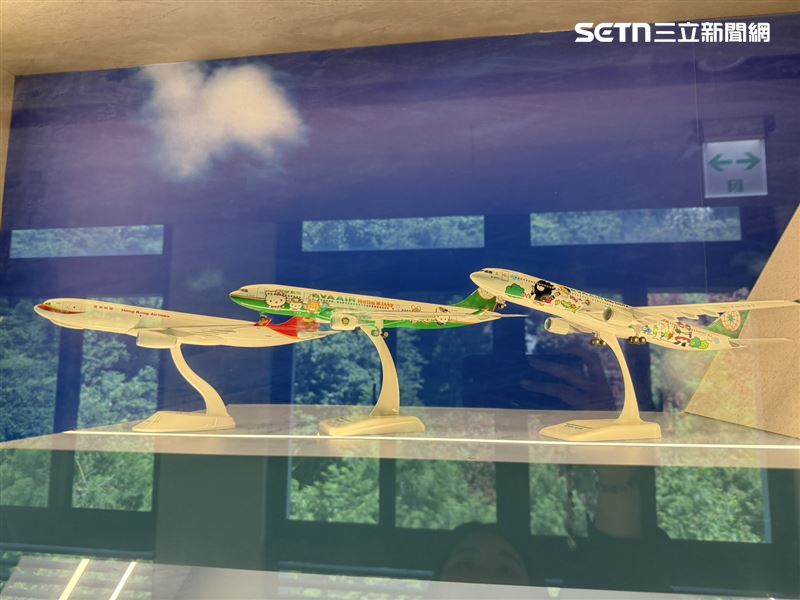 長榮航空Hello Kitty彩繪機相當成功。(圖/記者李育道攝影)