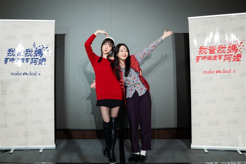 郭雪芙（左）、李沐（右）首度演母女。（圖／一諾影視提供）