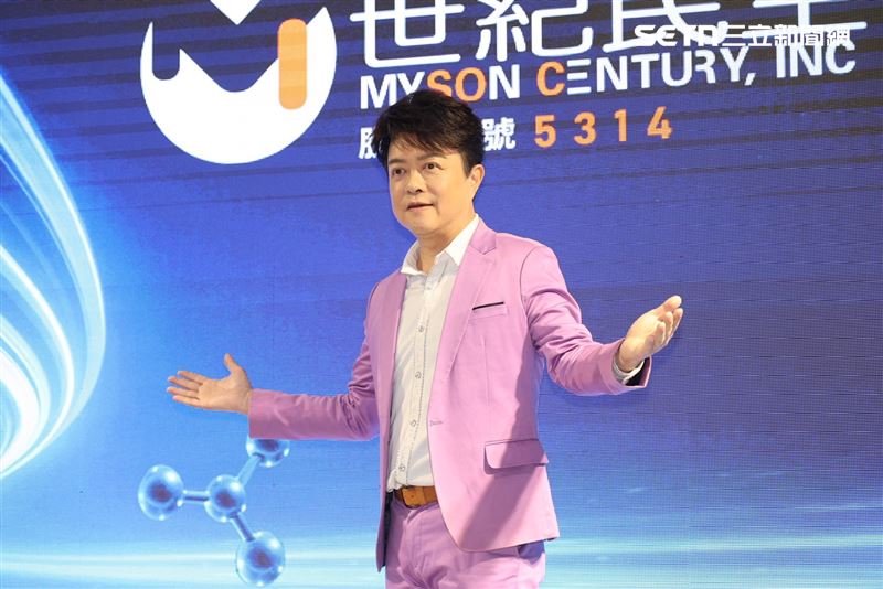 51歲金曲歌王翁立友16日出席生技品牌記者會。(圖/記者鄭孟晃攝影)