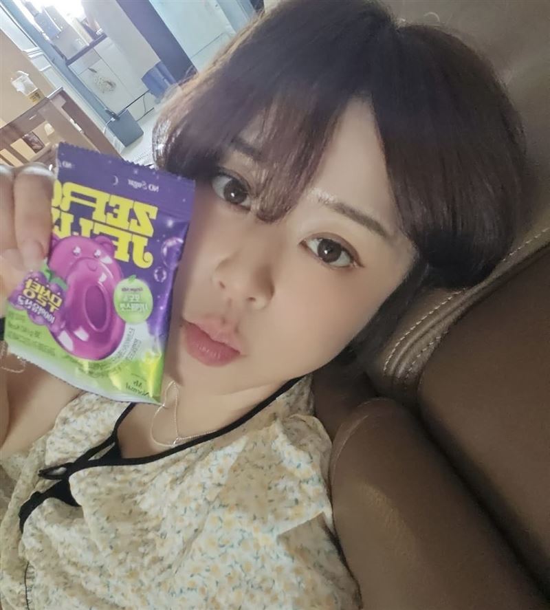 南韓知名女演員崔江熙因遭跟蹤騷擾,宣布未來寄送到電視台的信件及禮物,都將不會再收下。(圖/翻攝自IG @gangjjang337)