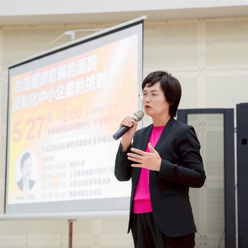 陳素月強調，中小企業跟基礎民生所需息息相關，不能就這樣沒落下去（圖／翻攝自陳素月臉書）