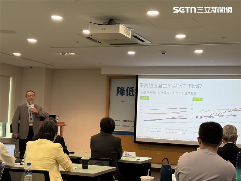 魏凌鴻表示,不少女性將停經前後異常出血誤認為更年期正常現象,錯失及早診斷與治療的機會。(圖/記者簡浩正攝影)