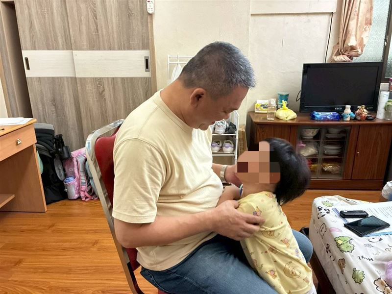 9歲孝女大義滅親!助母斷開家暴外遇父。淚喊:媽你早該帶我們走。驚醒母親決定離婚。(圖/翻攝自《愛的延續》公益協會臉書)