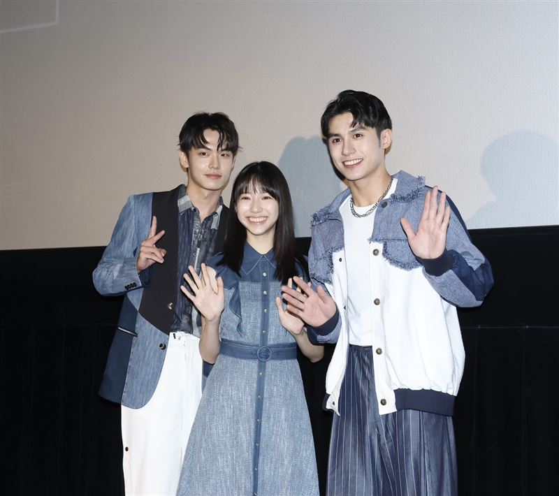 (左起)新生代演員邱勝揚、朱勻甄、徐祥竣分別詮釋年輕時期的姚淳耀、蔡亘晏、李國毅。(圖/記者田俊彥攝影)