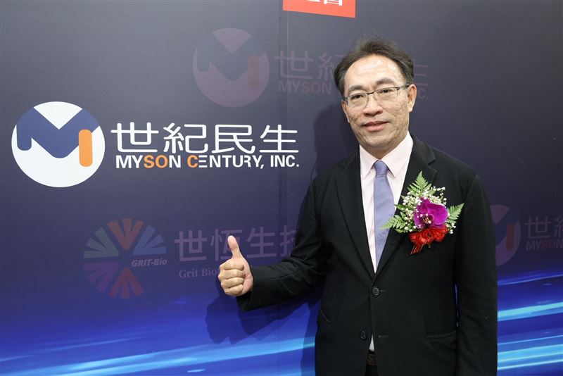 世紀民生（5314）執行「拼圖式併購」策略，整合上游研發與終端通路，去年生技相關營收近30億元。今年目標營收翻倍，並以馬來西亞作為國際化首站，結合演唱會進行娛樂行銷，力拚旗下朝和生醫於2027年掛牌上市，同時成立研發平台建構大健康生態系。（圖／記者鄭孟晃攝影）
