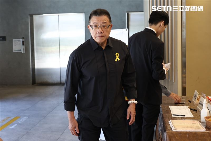 導演王時政今日舉行公祭告別式,親友到場悼念。(圖/記者田俊彥攝影)