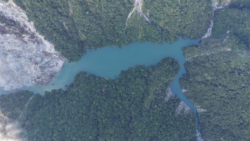 堰塞湖距滿水位「剩26cm」!今下午恐溢流