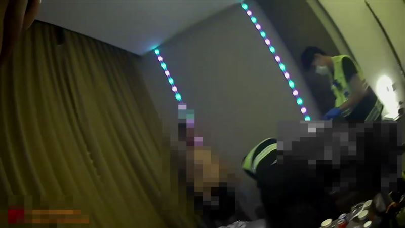 江男日前幫友人協商債務,遭馮姓男子教唆手下砍傷。(圖/翻攝畫面)