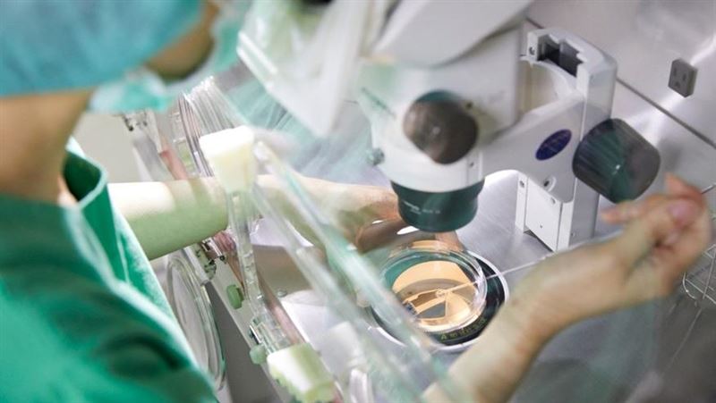 陳俊凱指出，逾40歲以上女性諮詢試管嬰兒（IVF）療程的人數較過往增加約3成，呼籲女性若有未來生育計畫，應提早了解自身狀況，並將凍卵作為生育保存的選項。（圖／祈新婦產科提供）