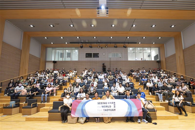 「從桃園看世界」系列講座的第13場,邀請具備豐富外交資歷的馬紹爾駐台大使卡蒂爾主講。(圖/桃園市政府提供)