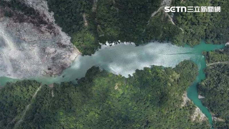 堰塞湖壩體崩增高1.5米 林保署:恐明溢流