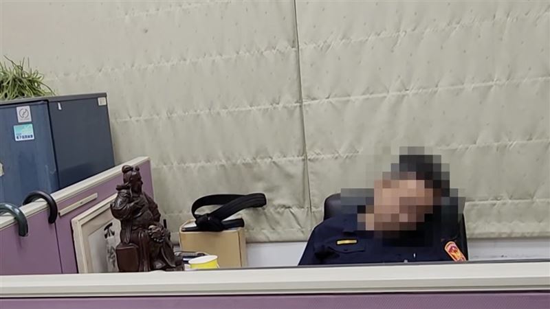 黃姓副法警長遭爆料,上班時間呼呼大睡,打鼾聲震耳欲聾,時間長達10年之久。(圖/民眾提供)