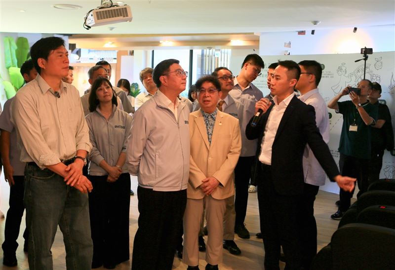 行政院長卓榮泰參訪赫蒂法莊園,肯定生技結合地方創生,打造宜蘭產業新亮點。(圖/業者提供)