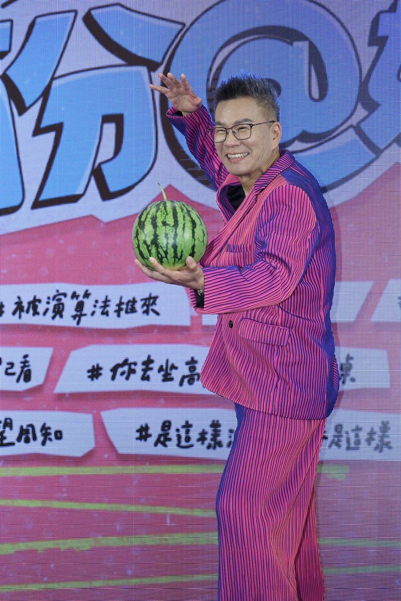 沈玉琳抱怨老婆偷賣車。（圖／記者鄭孟晃攝影）