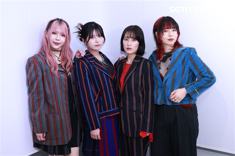 日本新生代樂團Faulieu.來台開唱,成員Ayano(左起)、Canaco、Kaho、Mimori在演出前一天接受媒體訪問。(圖/記者鄭孟晃攝影)
