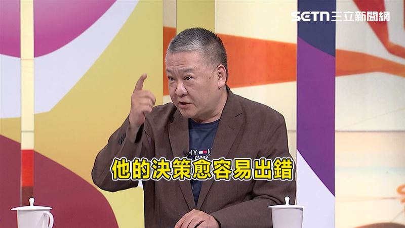 吳崑玉指出,所以李四川不喜歡說「決戰新北」,這會讓李覺得壓力好大,而且李的毛病是「你給他的壓力愈大,他的決策愈容易出錯」。(圖/《台灣ON AIR》)