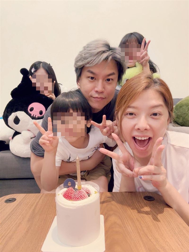 蕭景鴻與Mei結婚18年,育有2女1子。(圖/翻攝自Mei臉書)