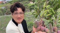 妻遭控帶兒亂小便　歌王退演藝圈首現身