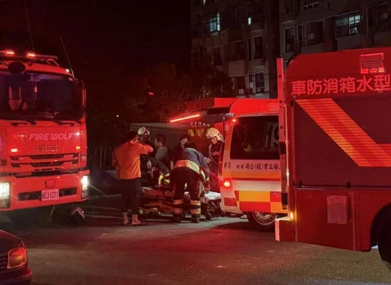一名18歲女住戶逃生時自高處墜落，送醫前已無生命跡象。（圖／翻攝畫面）