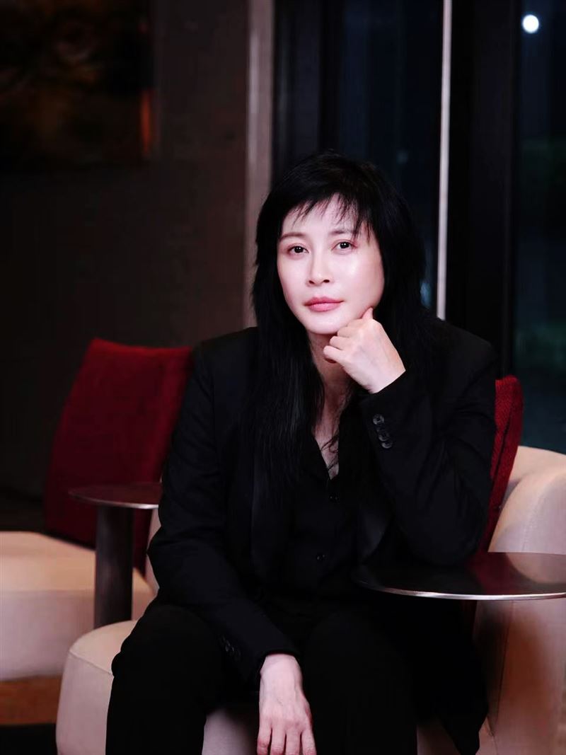 妙妙老師分享常收到粉絲的私訊，指名要畫「各大天后的妝容」。（圖／妙妙大獅提供）