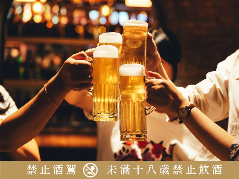 金色三麥預測冠軍隊伍送啤酒。(圖/金色三麥集團提供)
