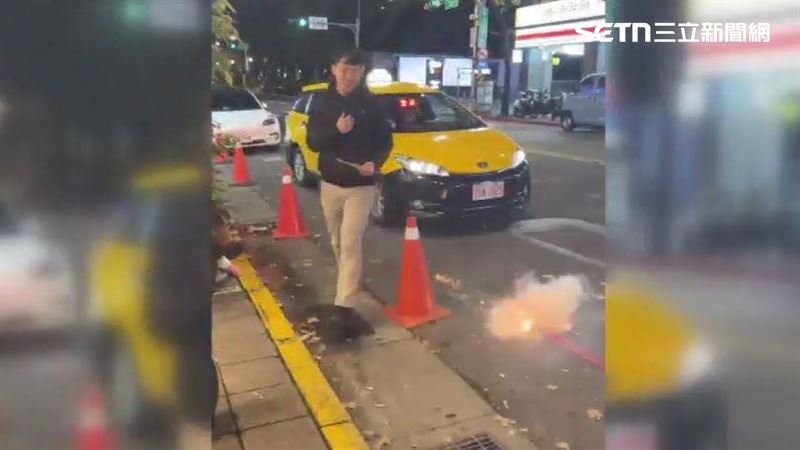 鄭豪宏帶著狗狗買彩券結果意外刮出百萬大獎