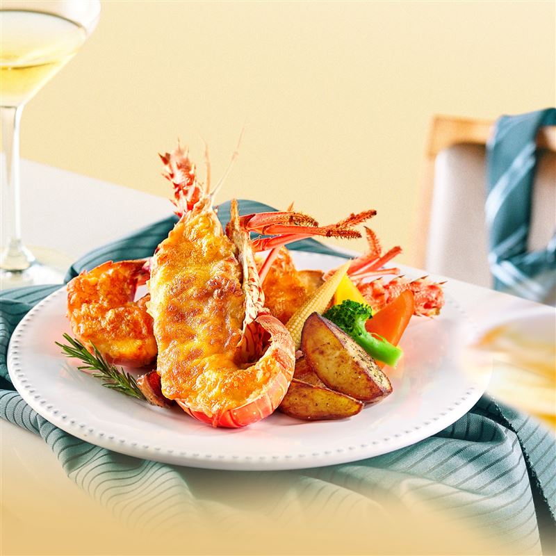 饗食天堂推出父親節限定加價購「焗烤龍蝦」。(圖/饗賓集團提供)