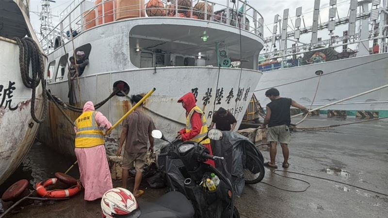 小港漁船疑排油污　海洋局要求清除並裁處