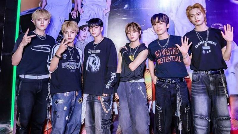 韓團二度來台被臭豆腐收服　喊話：還要吃