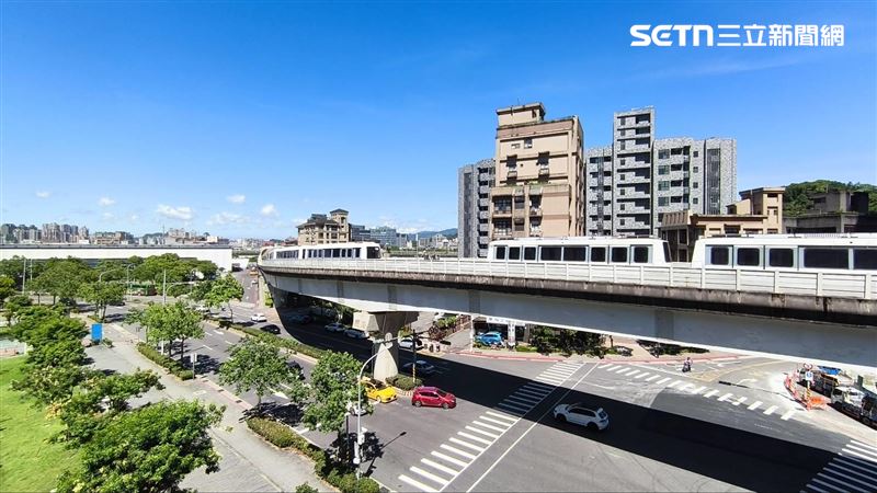 雙北「捷運宅」房價溢價前五多、前五少統計出爐,永春站「E.A.T國際館」平均單價比周邊住宅貴出53.5萬元居冠,而新店小碧潭站的「美河市」平均單價70.0萬元,僅比周邊貴7.1萬元,溢價最少。(圖/記者陳韋帆攝影)