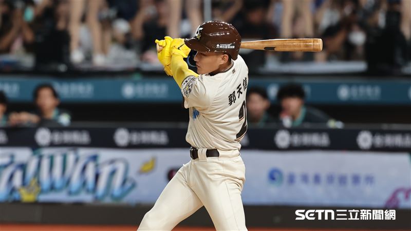 中職37年明星對抗賽,Team Star中外野手郭天信。(圖/記者劉彥池攝影)