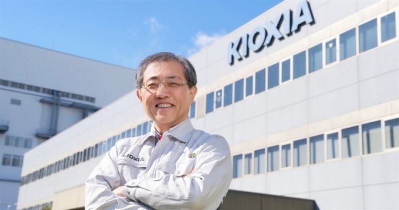 鎧俠短短一個月內市值腰斬。(圖/摘自鎧俠官網)
