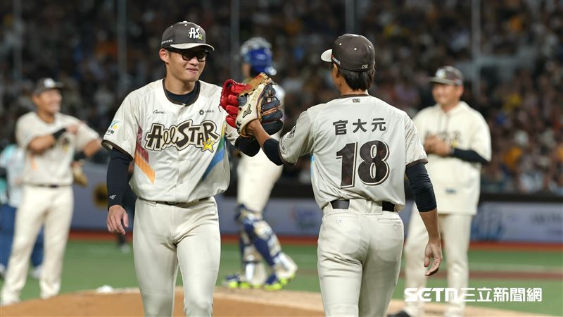 4傳奇球星驚喜登場　張泰山對官大元敲安