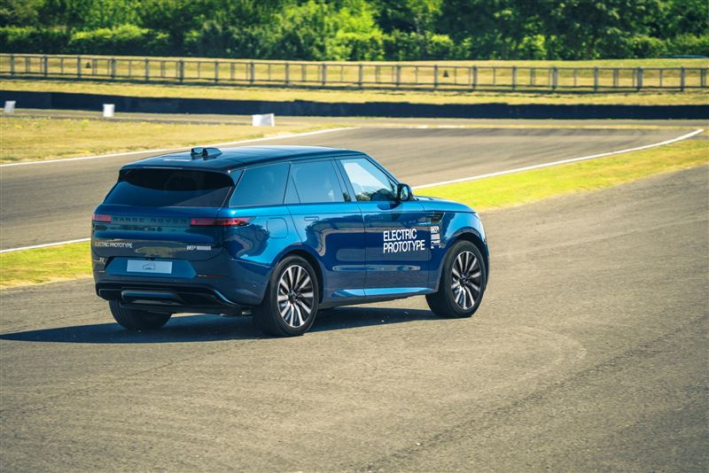 Range Rover Sport Electric電動豪華休旅。(圖/JLR提供)