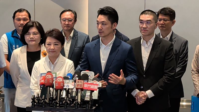 律師轟蔣盧：自己鬍子沒刮，要刮別人的？