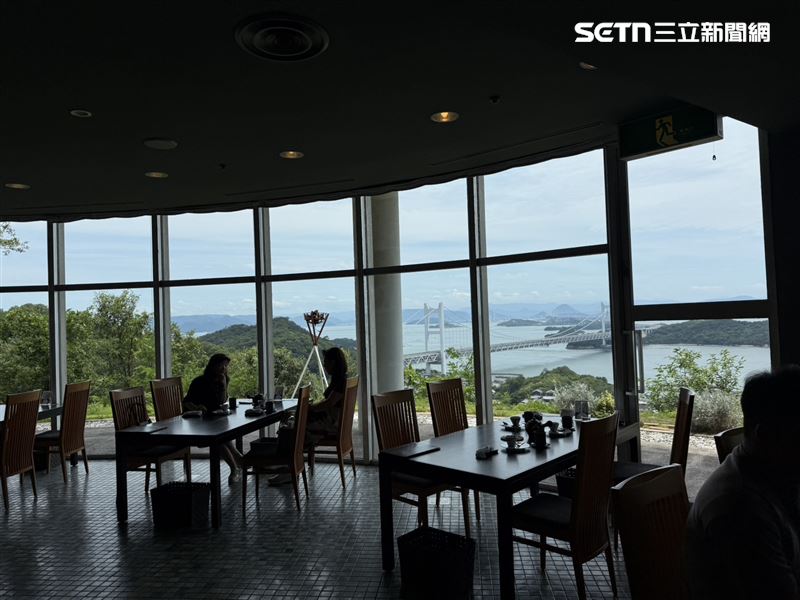 實際用餐時,餐廳環境安靜、視野遼闊。(圖/記者李育道攝影)
