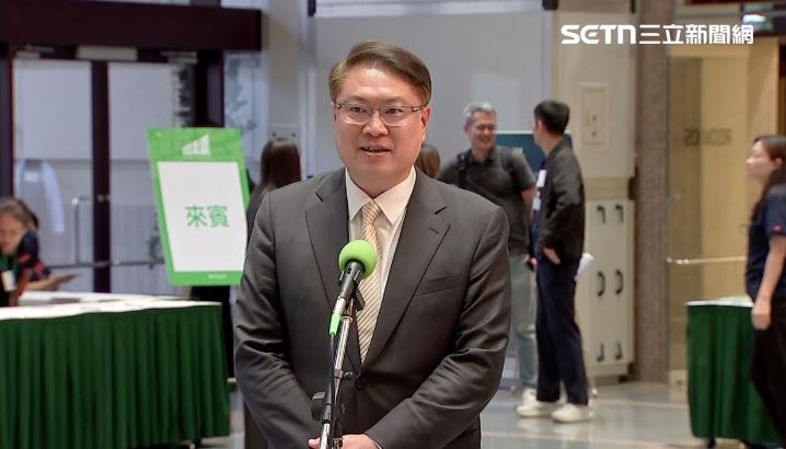 自美返台出席全代會 林右昌預告這件事