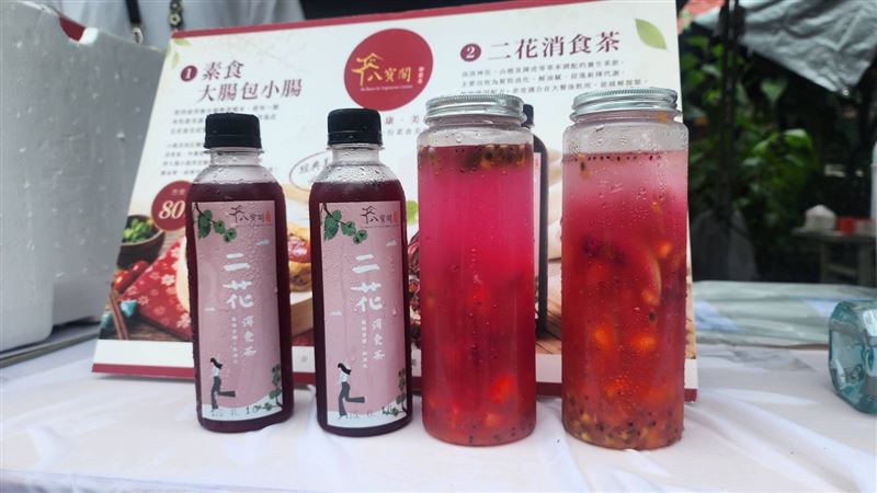 台南「頑皮世界動物園」今年暑假推出「夏日潑水派對」、「頑皮一夏冰品節」。(業者提供)