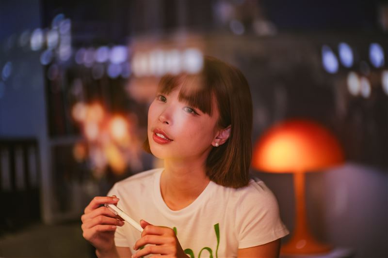 一隻阿圓迎接百萬訂閱,推出個人首支單曲〈青春就是現此時〉,感謝粉絲。(圖/三艾創意有限公司提供)