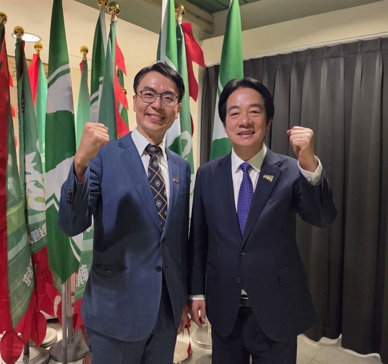 温世政與總統賴清德合影。(圖/温世政辦公室提供)